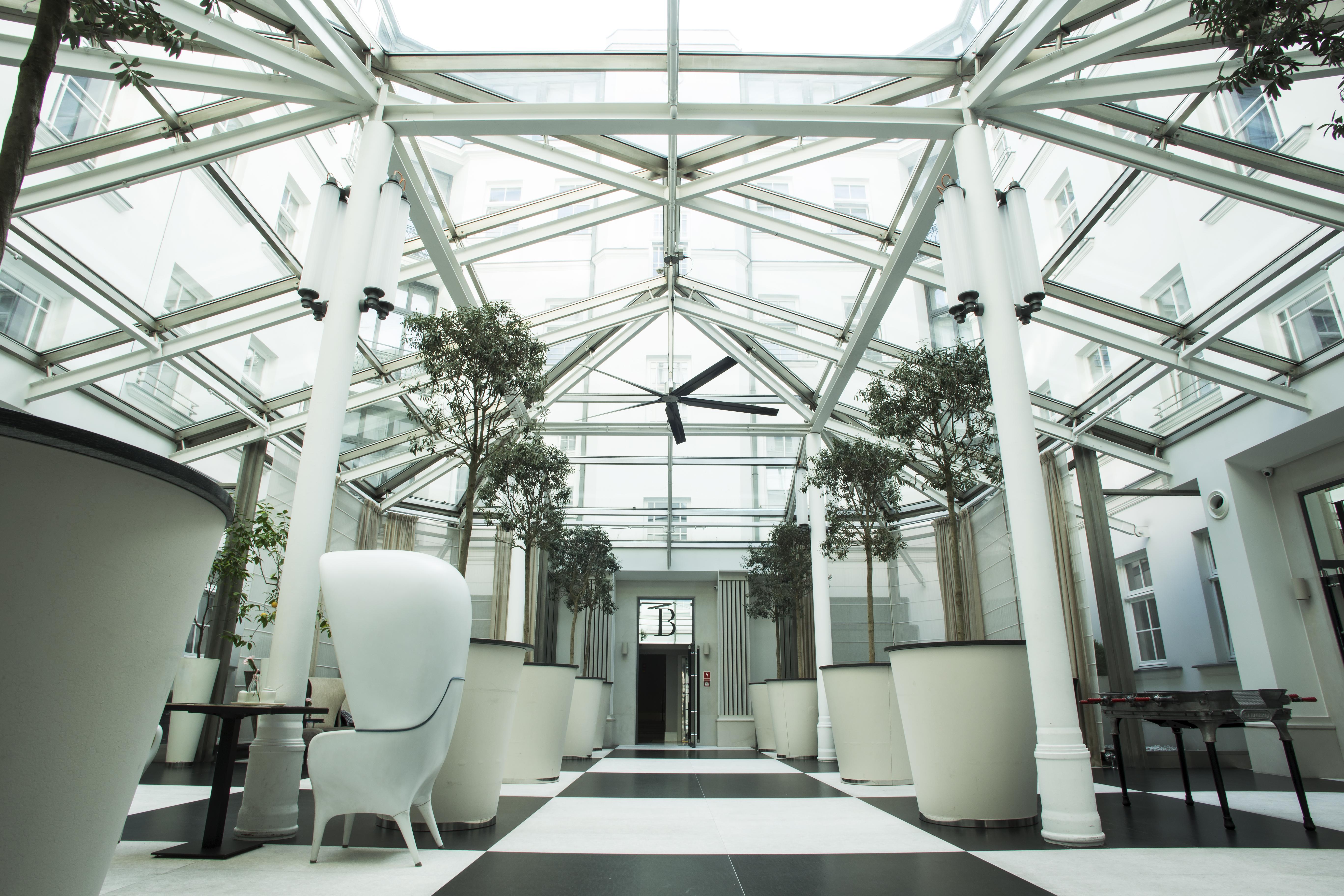H15 Boutique Hotel, Warsaw, A Member Of Design Hotels 외부 사진 The atrium
