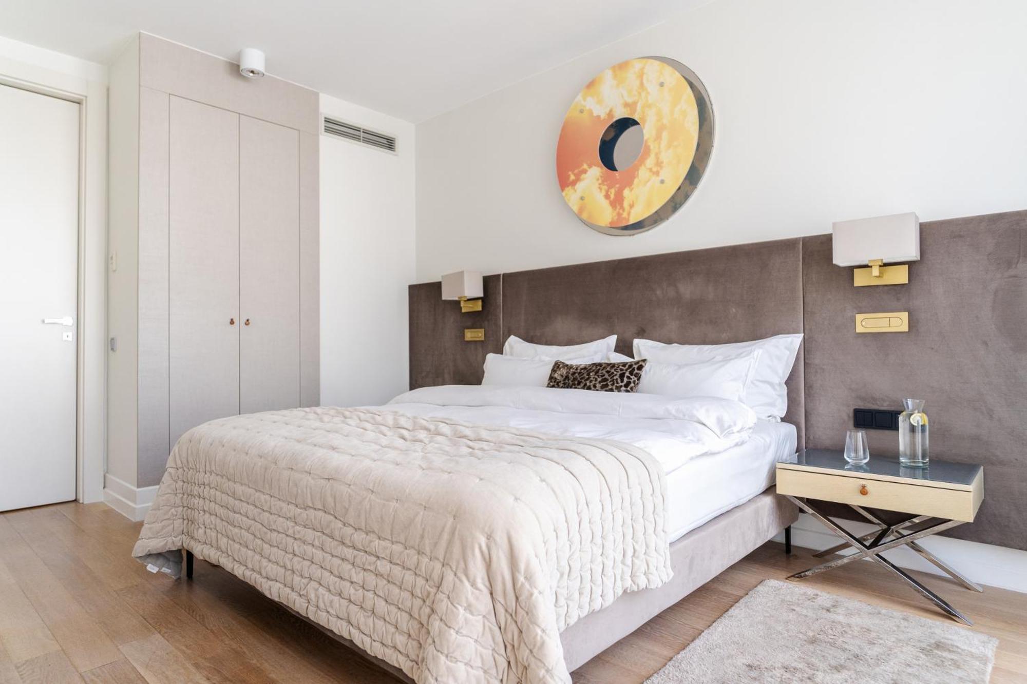 H15 Boutique Hotel, Warsaw, A Member Of Design Hotels 외부 사진 A bedroom at The Standard East Village