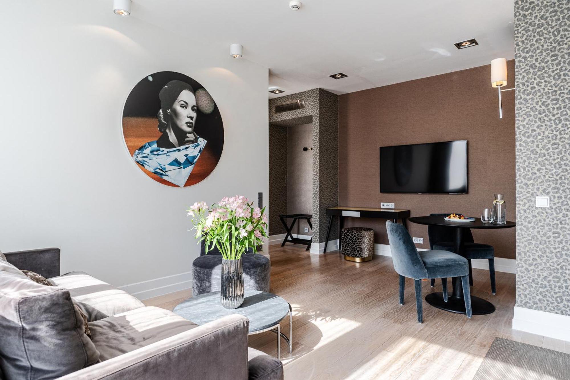 H15 Boutique Hotel, Warsaw, A Member Of Design Hotels 객실 사진 Interior of a modern apartment